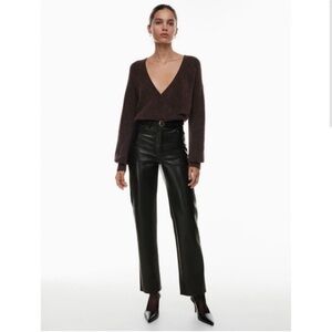 Wilfred | 00| Black Melina Vegan Leather pants High-waist, straight legs